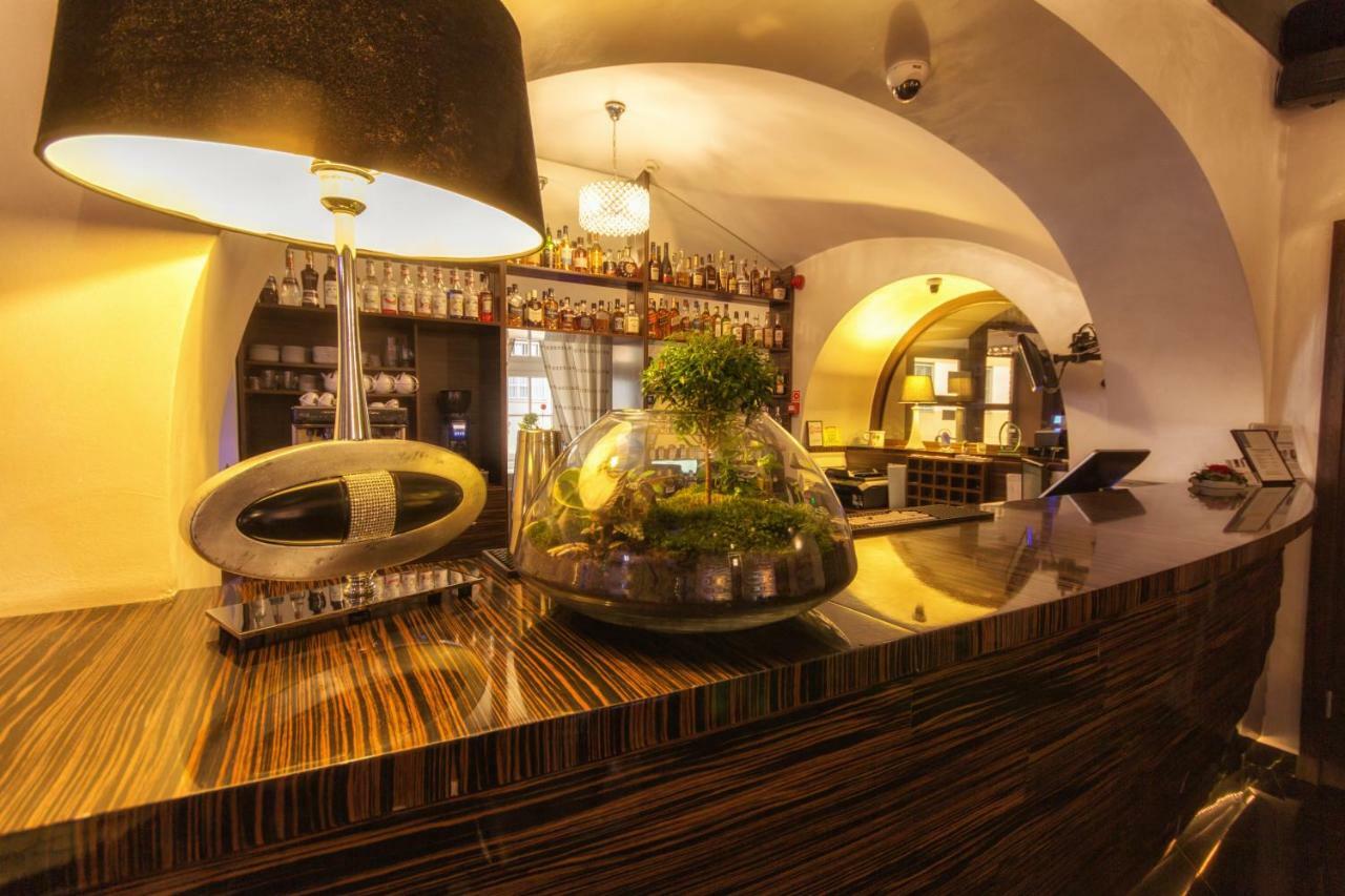 里弗赛德酒店 Włocławek 外观 照片